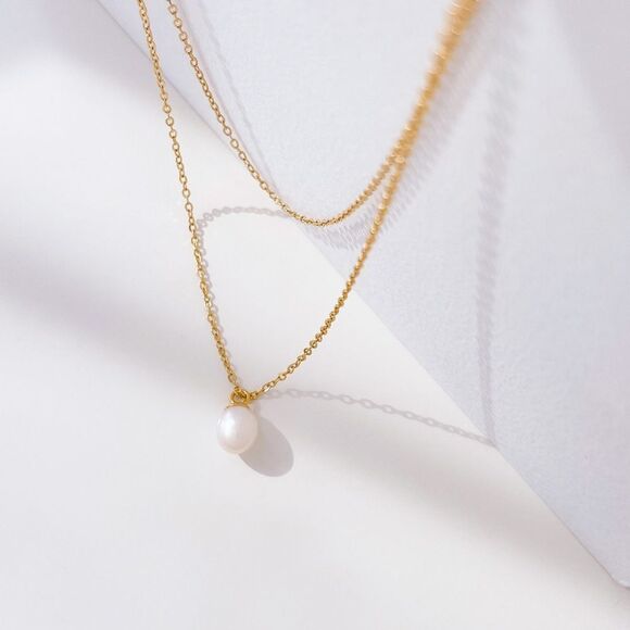 Elegant Gold Freshwater Pearl Necklace 18K GP - Picture 2 of 5